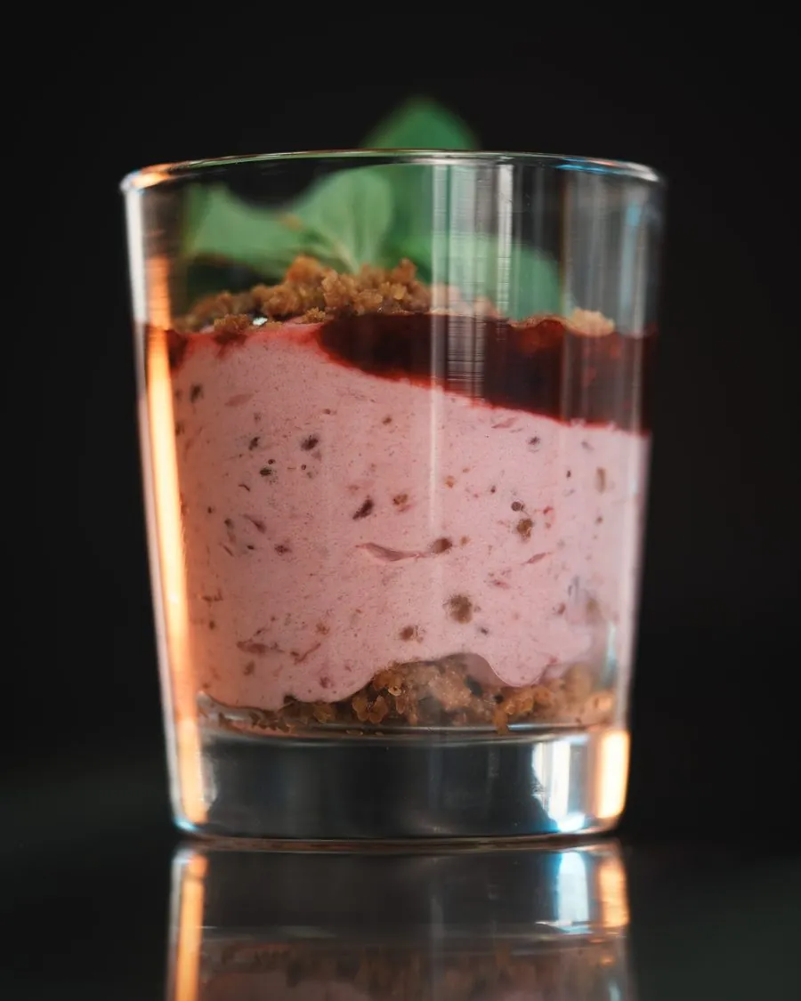 La Bavaroise aux mûres, dessert crémeux servi en gobelet